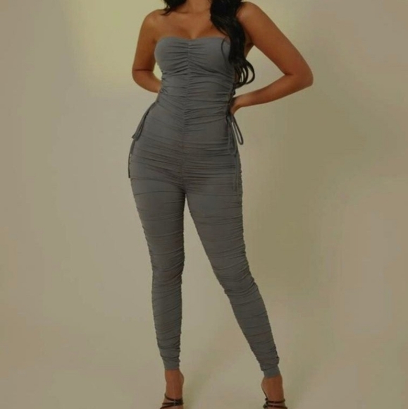 SEXY Lace Up Side Ruched Jumpsuit - Picture 2 of 3